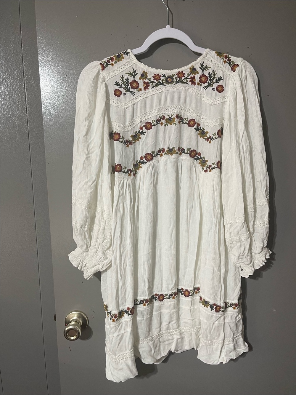 Free People boho style tunic Dress with embroidery , ballon sleeves